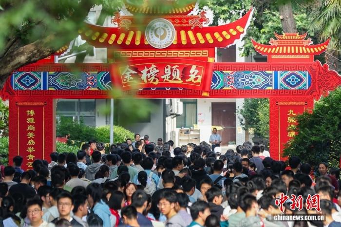 为现代娱乐平台打造的卓越UI组件 - pg